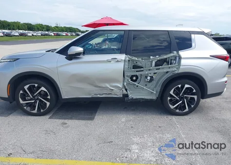 2024 Mitsubishi Outlander Se 2.5 2Wd/Se Black Edition S-Awc/Se Black Edition W/Pano Roof S-Awc из США, поврежденный, VIN JA4J3VA85RZ026738